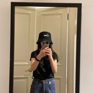 Hat, gently worn , no tears or damage